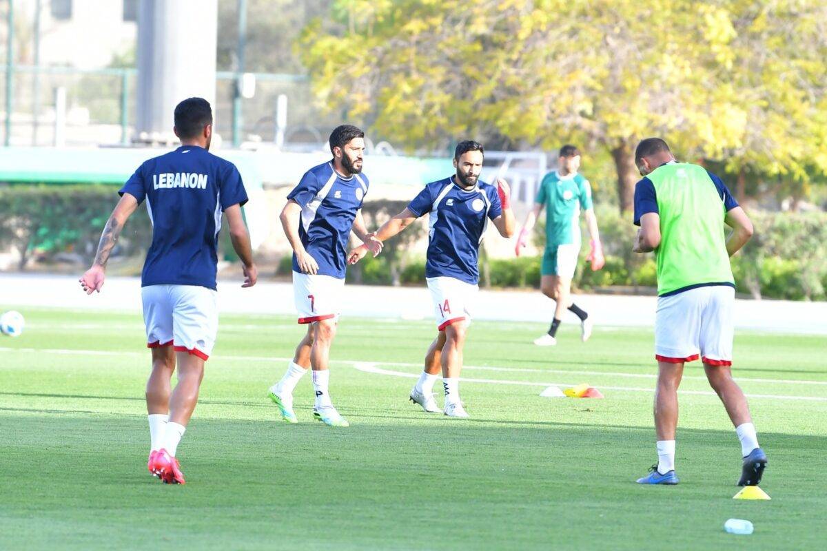 Football Lebanon - بعثة المنتخب الأول إلى معسكر دبي تحضيراً للقاء الكويت ودياً