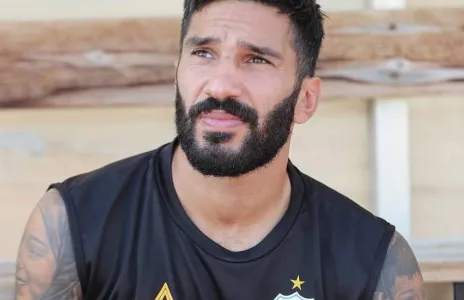 Football Lebanon - الأنصار يكرم حسن معتوق