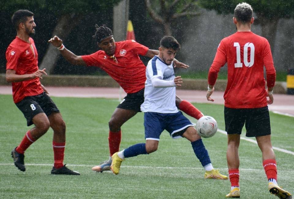 Football Lebanon - تعادل بين طرابلس والأخاء