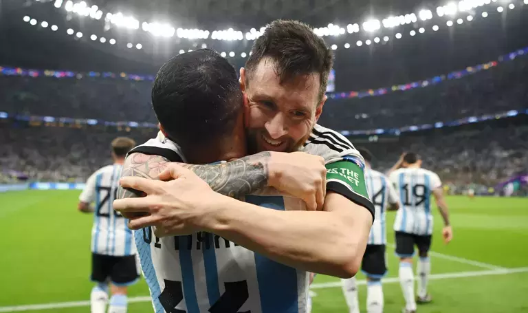 Football Lebanon - ميسي ينعش آمال الأرجنتين في كأس العالم ويقودها للفوز على المكسيك