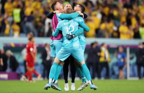 Football Lebanon - هدف ليكي يهزم الدنمارك ويصعد بأستراليا إلى دور الـ١٦