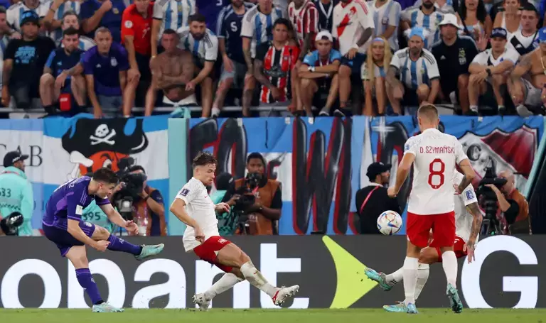 Football Lebanon - الأرجنتين تتصدر المجموعة بالفوز على بولندا بهدفين