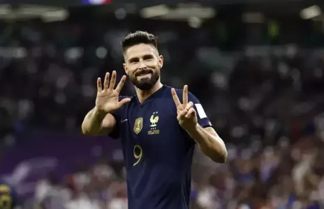 Football Lebanon - جيرو ومبابي يقودان فرنسا إلى ربع نهائي كأس العالم