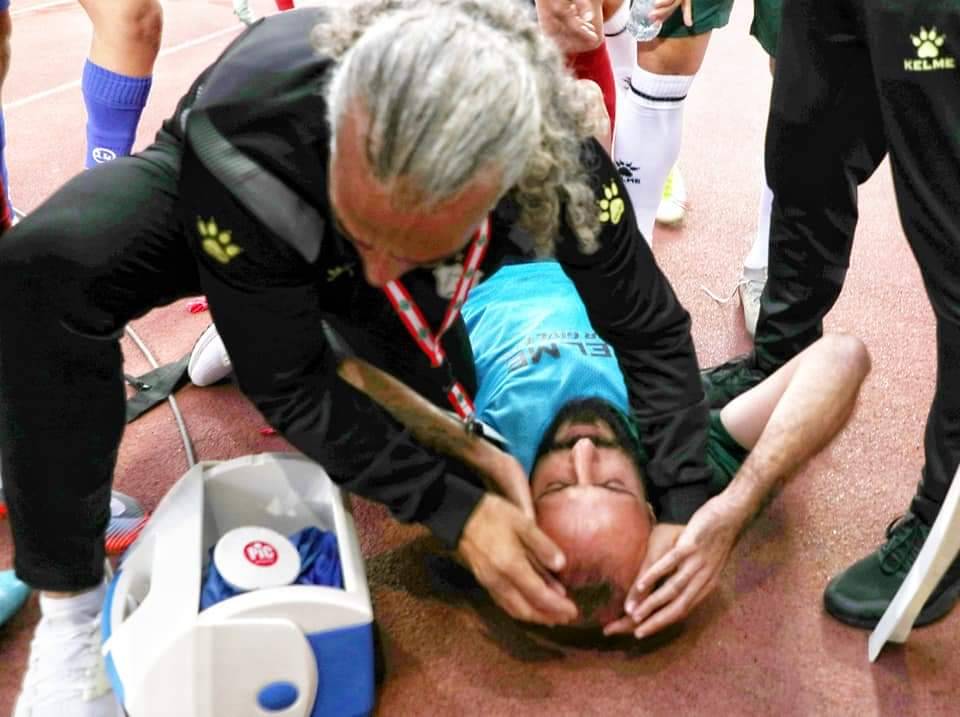 Football Lebanon - إصابة أحمد حجازي بحجر المدرجات