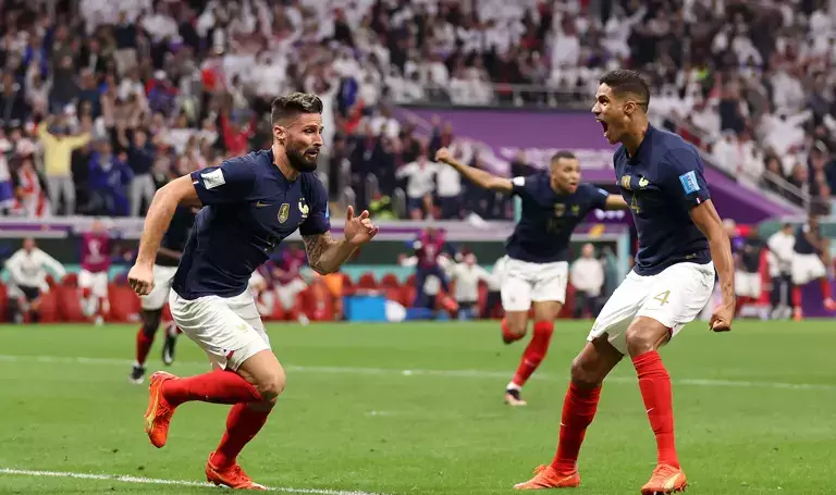 Football Lebanon - رأسية جيرو تصعد بفرنسا إلى نصف النهائي على حساب إنجلترا