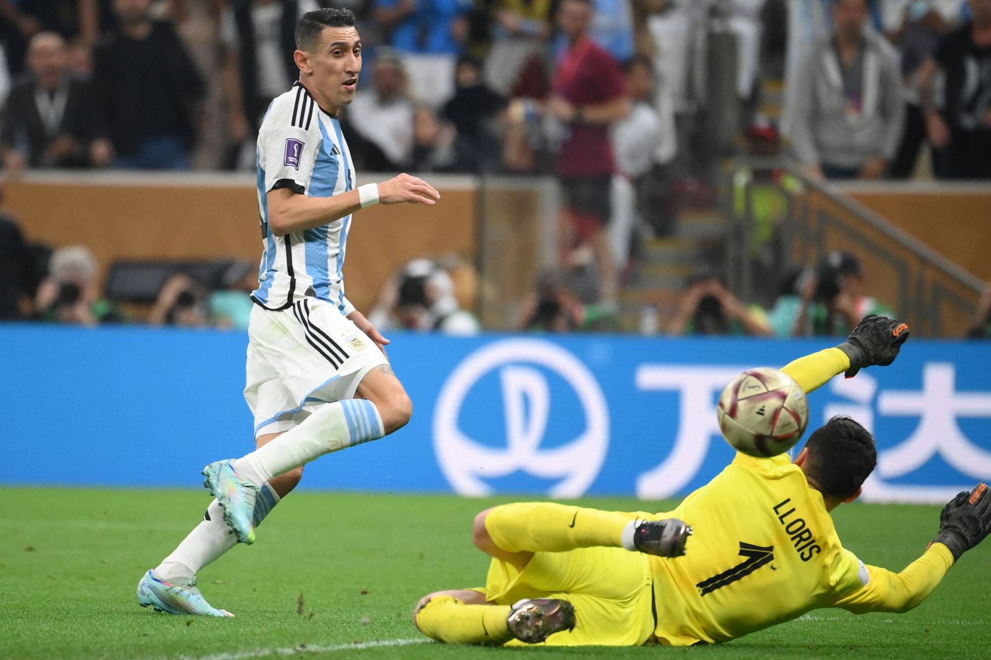 Football Lebanon - ميسي يقود الأرجنتين إلى اللقب المونديالي الثالث في تاريخها