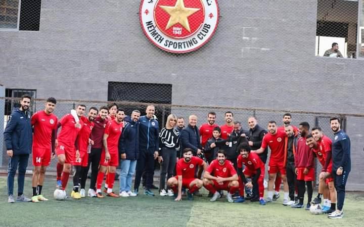 Football Lebanon - النجمة يكرم الطفل اياد حطيط