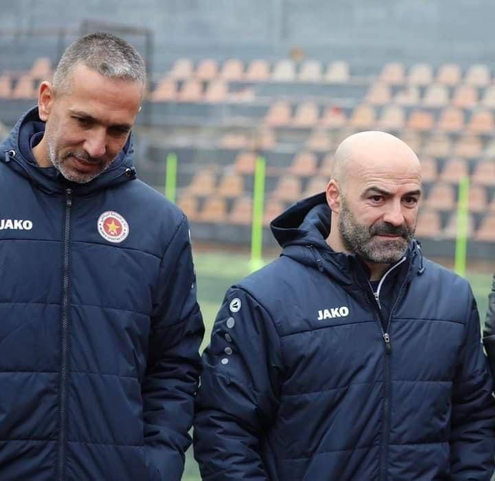 Football Lebanon - المدير الفني البرتغالي الجديد "باولو" يدير اول حصة تدريبية