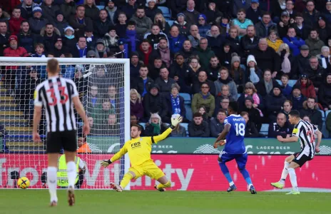 Football Lebanon - نيوكاسل يُسقط ليستر وينتزع الوصافة من سيتي