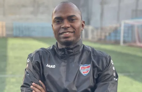 Football Lebanon - الكولومبي هنري فيفاس في بيروت