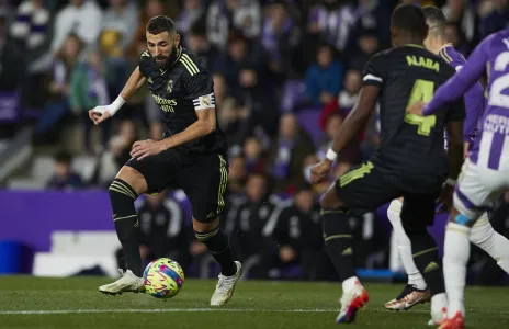 Football Lebanon - بنزيمة يقود ريال إلى انتزاع الصدارة مؤقتاً