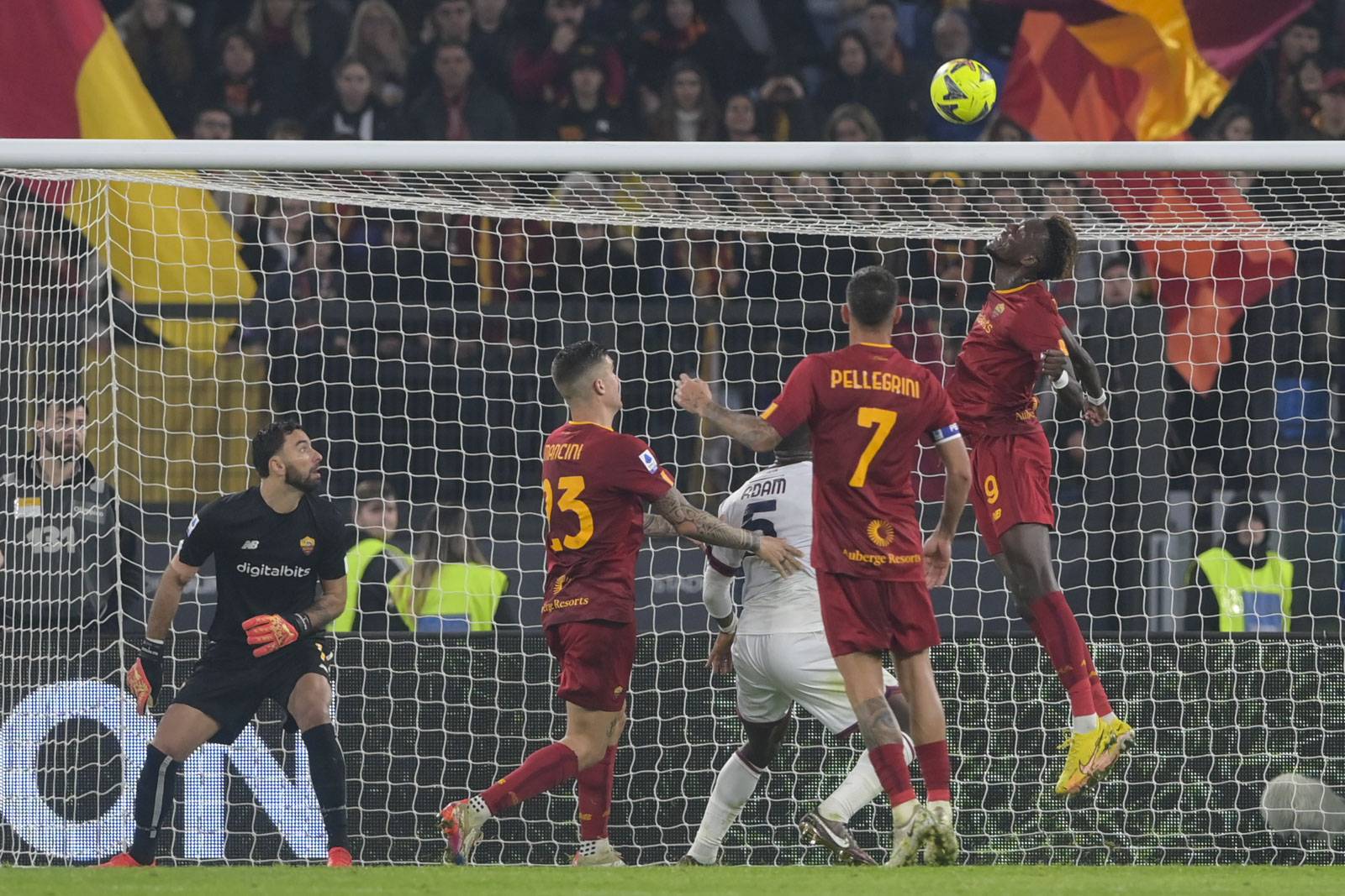 Football Lebanon - روما يستغل تعثر أتالانتا وسقوط لاتسيو