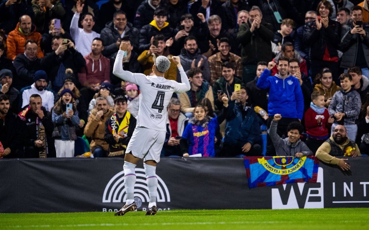 Football Lebanon - "هاتريك" كادت تقصي برشلونة من الكأس