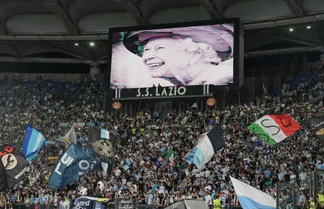 Football Lebanon - إقفال مدرج "كورفا نور" بسبب هتافات عنصرية