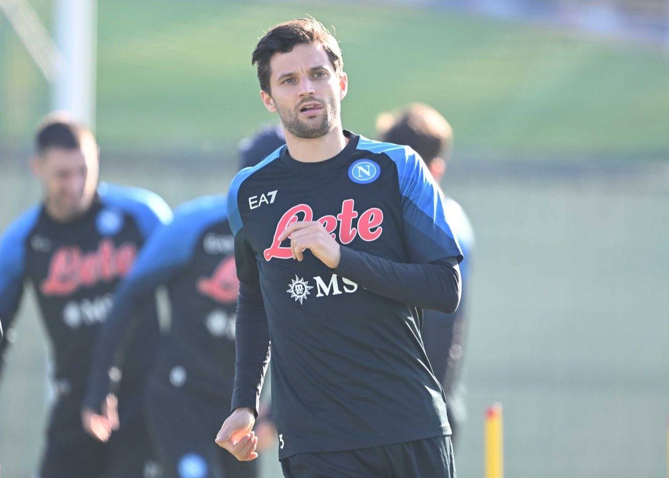 Football Lebanon - تشلسي يضمّ سانتوس وفوفانا... ونابولي يتعاقد مع بيريشينسكي