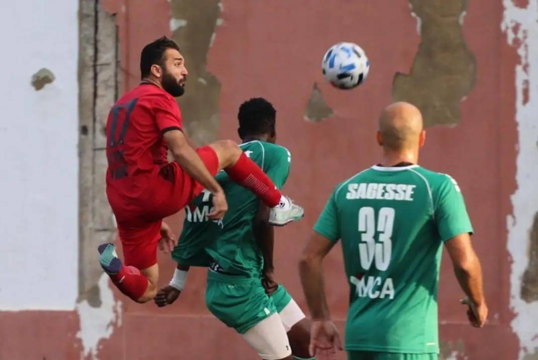Football Lebanon - فوز سهل للتضامن صور على الحكمة