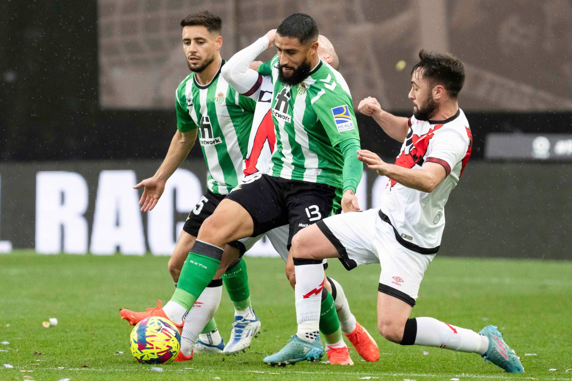 Football Lebanon - تقدّم سيوسيداد وبيتيس بين رباعَي المقدّمة