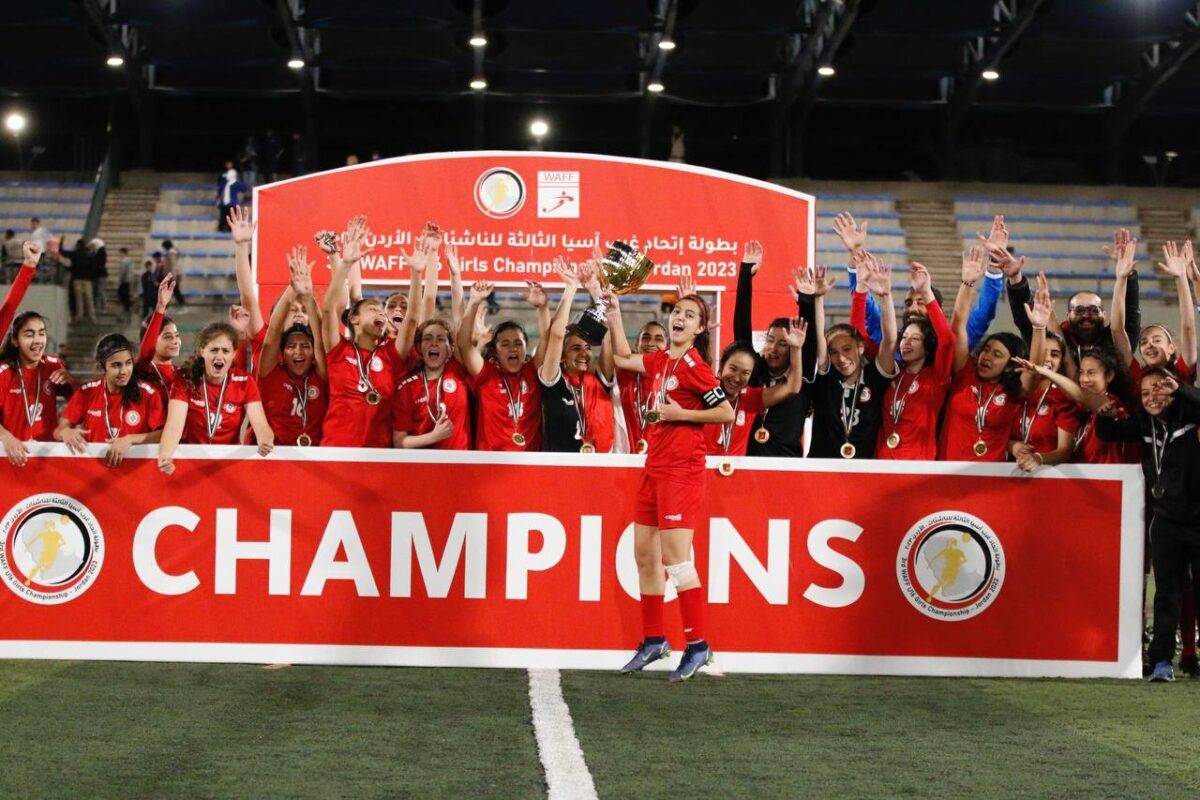 Football Lebanon - حيدر يستقبل بعثة منتخب لبنان في مطار بيروت مساء اليوم