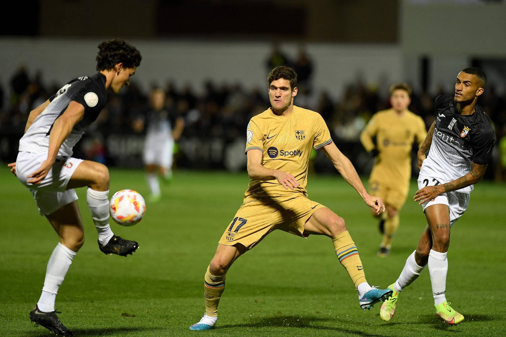 Football Lebanon - ريال مدريد يعاني... وبرشلونة يتأهل بسهولة