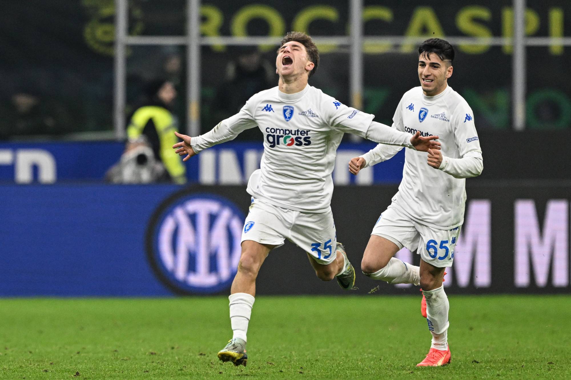 Football Lebanon - هزيمة مفاجئة لإنتر وتعثر فالنسيا