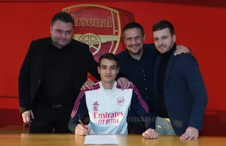 Football Lebanon - أرسنال يضمّ المدافع كيفيور