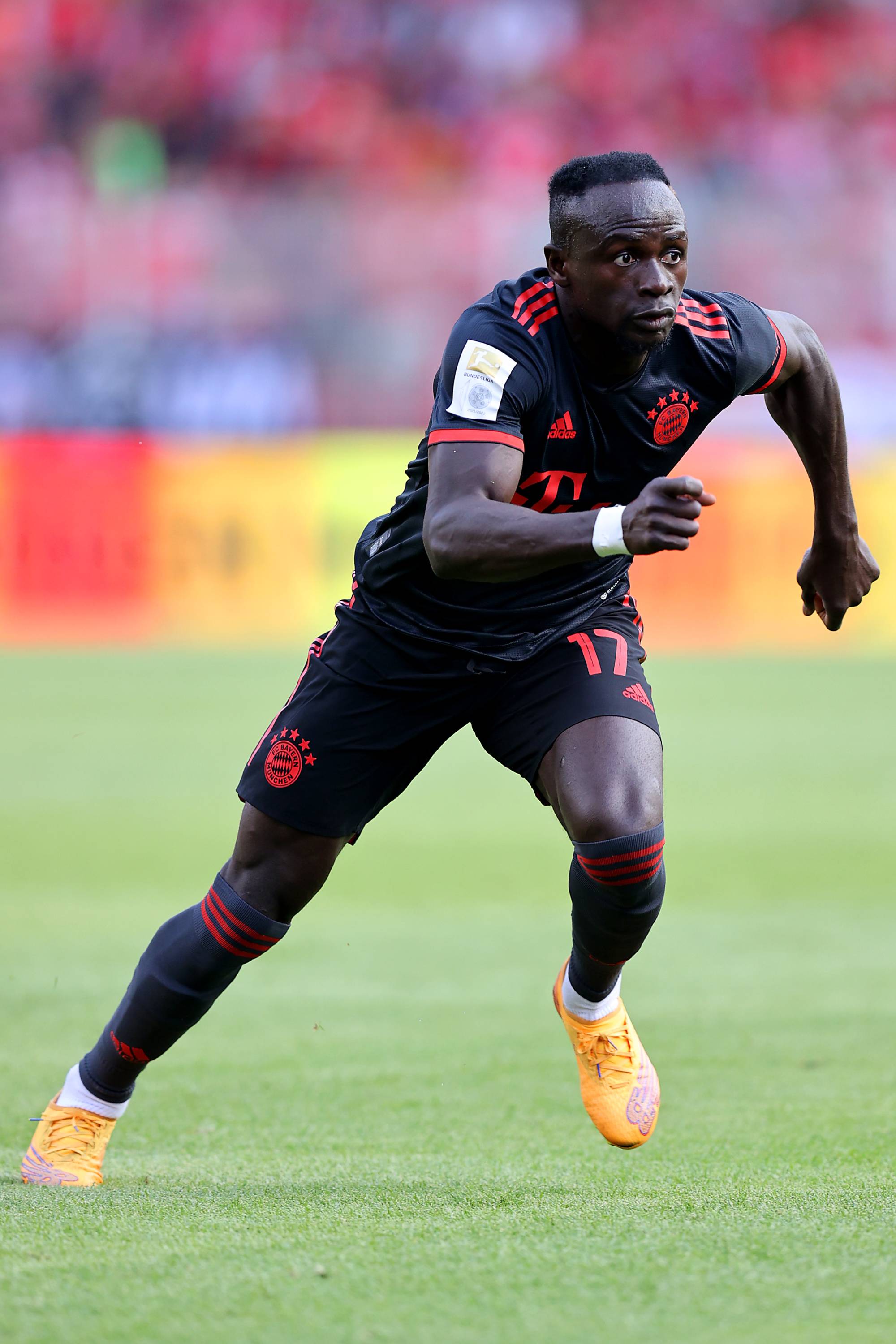 Football Lebanon - ساديو مانيه يعود إلى التدريب... والعين على باريس