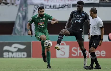 Football Lebanon - أيوب يتألق في الدوري الأندونيسي