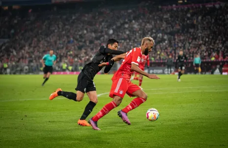 Football Lebanon - فرانكفورت يعادل بايرن... ومطاردة حامية للصدارة