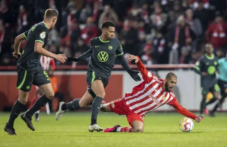 Football Lebanon - أونيون وشتوتغارت يقلبان النتيجة على فولفسبورغ وبادربورن ويعبران إلى ربع نهائي الكأس