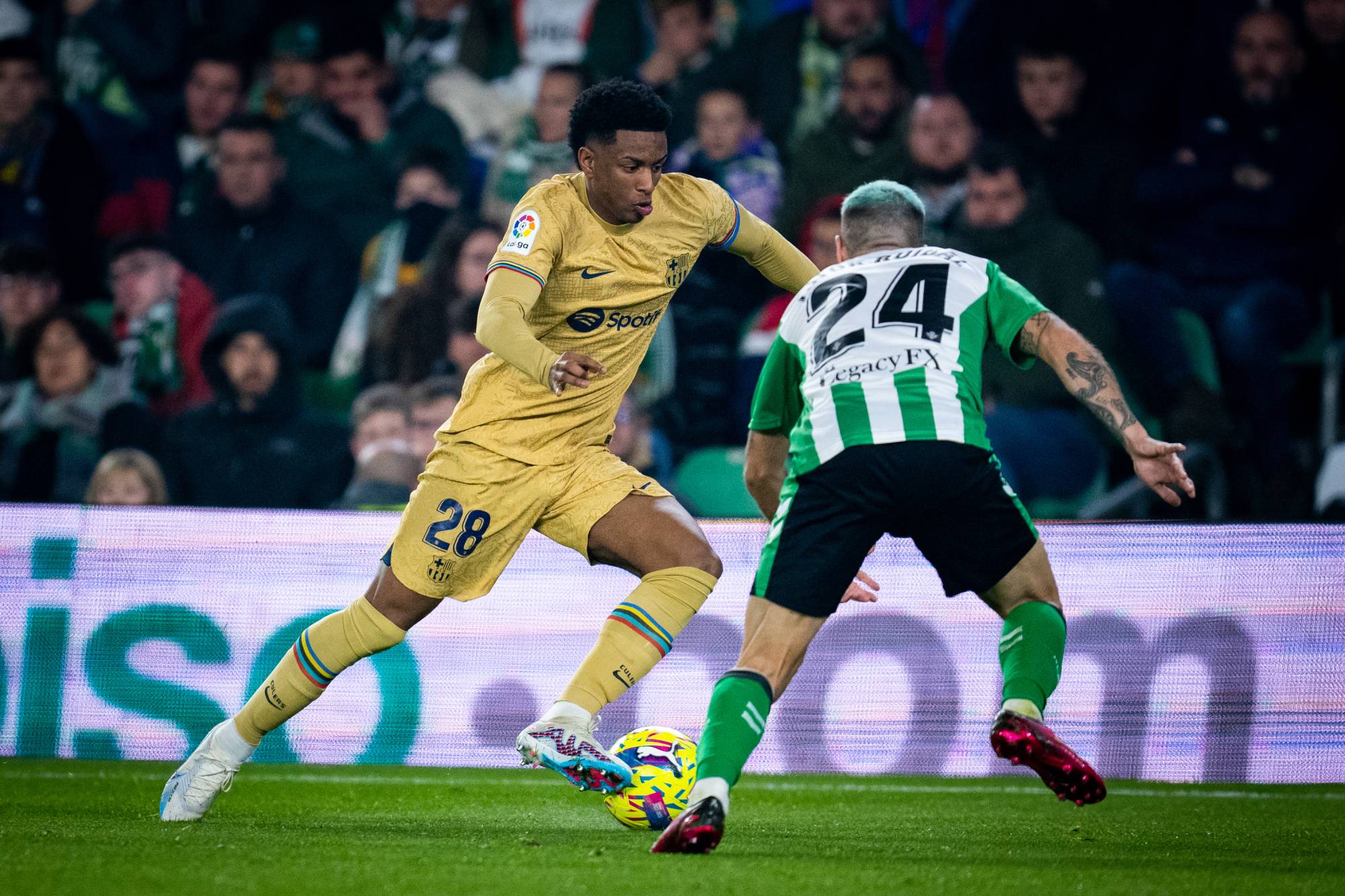 Football Lebanon - إشبيلية يزور برشلونة... وريال مدريد لتقليص الفارق