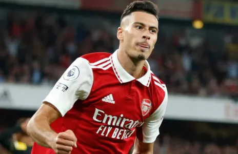 Football Lebanon - تمديد عقدَي مارتينيلي وتراب... وتعاقد فورست مع أيو