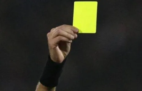 Football Lebanon - أي البطاقة الصفراء يا حكم؟