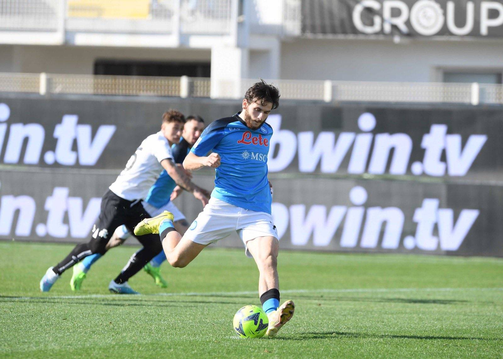 Football Lebanon - نابولي يقترب من اللقب... وروما يحلم بالوصافة