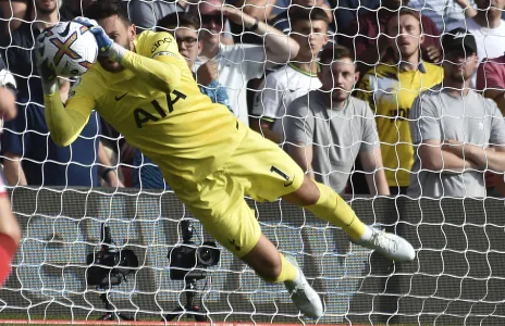 Football Lebanon - لوريس يغيب عن توتنهام لشهرَين