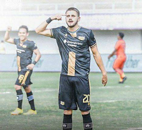 Football Lebanon - ماجد عثمان يتابع تألقه في الدوري الاندونيسي