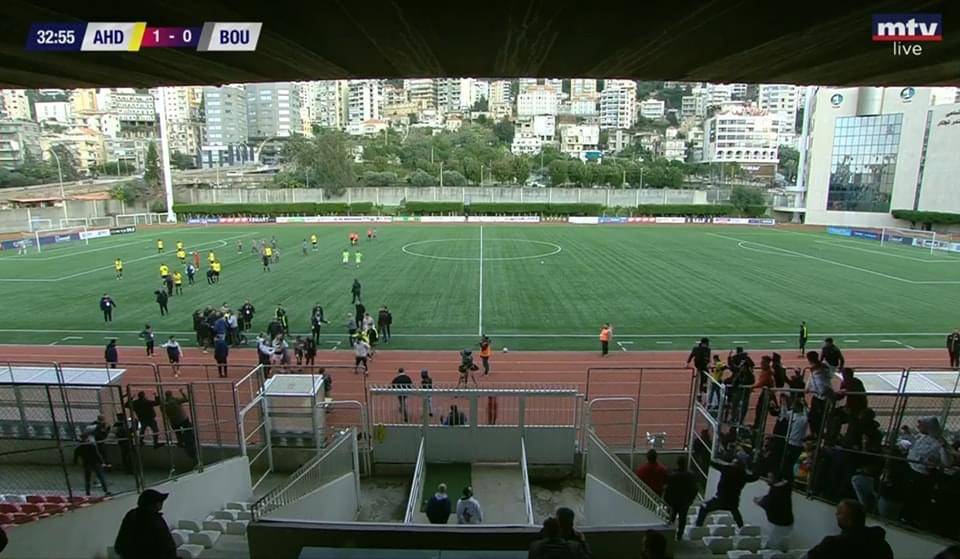 Football Lebanon - اشكال كبير في ملعب جونية وتوقف مباراة العهد والبرج وانقطاع البث