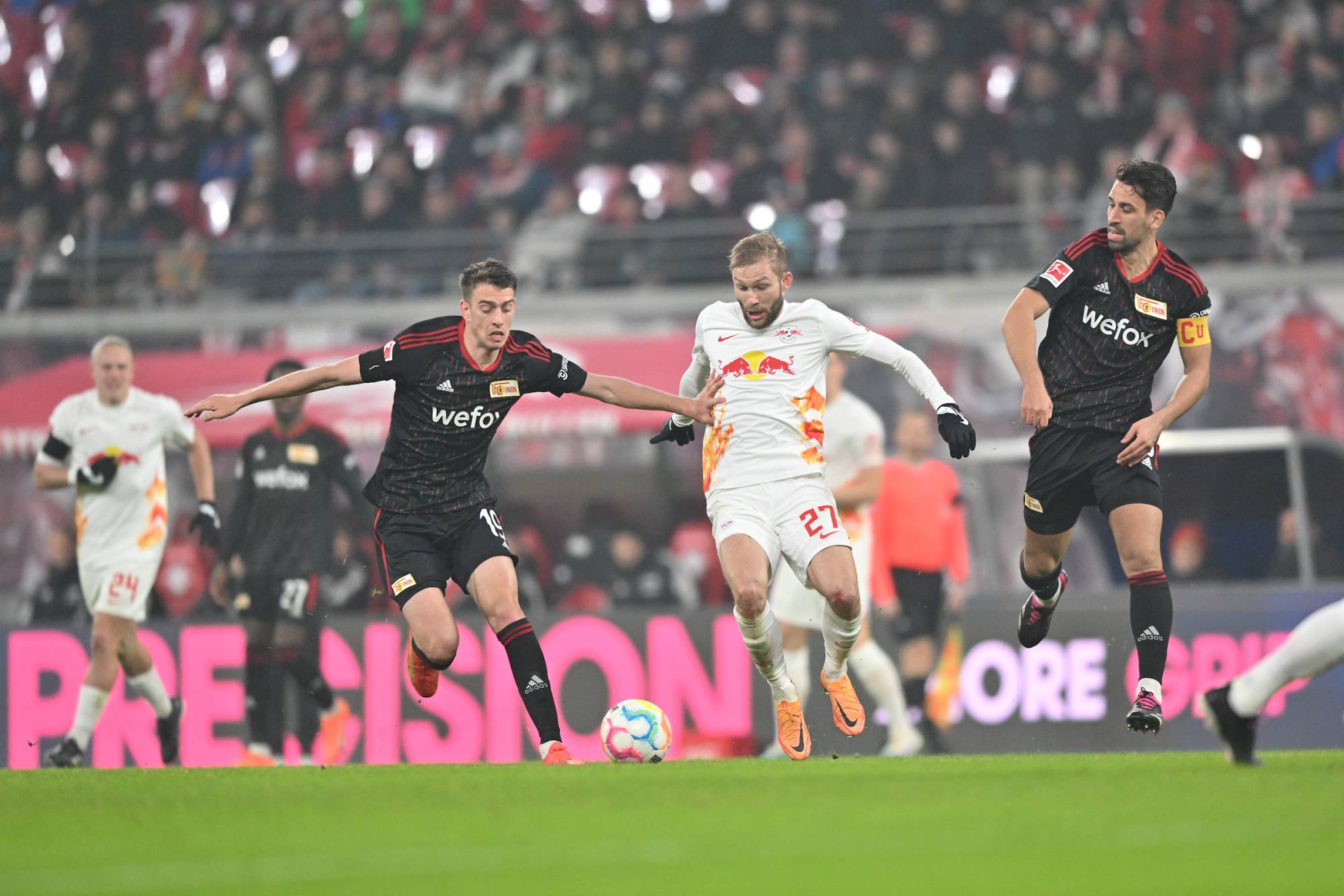 Football Lebanon - معركة ثلاثية على اللقب بين بايرن وأونيون وبوروسيا