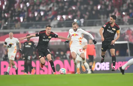 Football Lebanon - معركة ثلاثية على اللقب بين بايرن وأونيون وبوروسيا