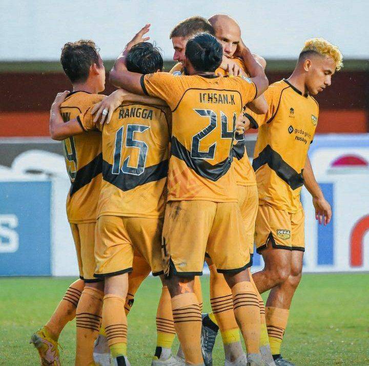 Football Lebanon - عثمان يتفوق على أيوب