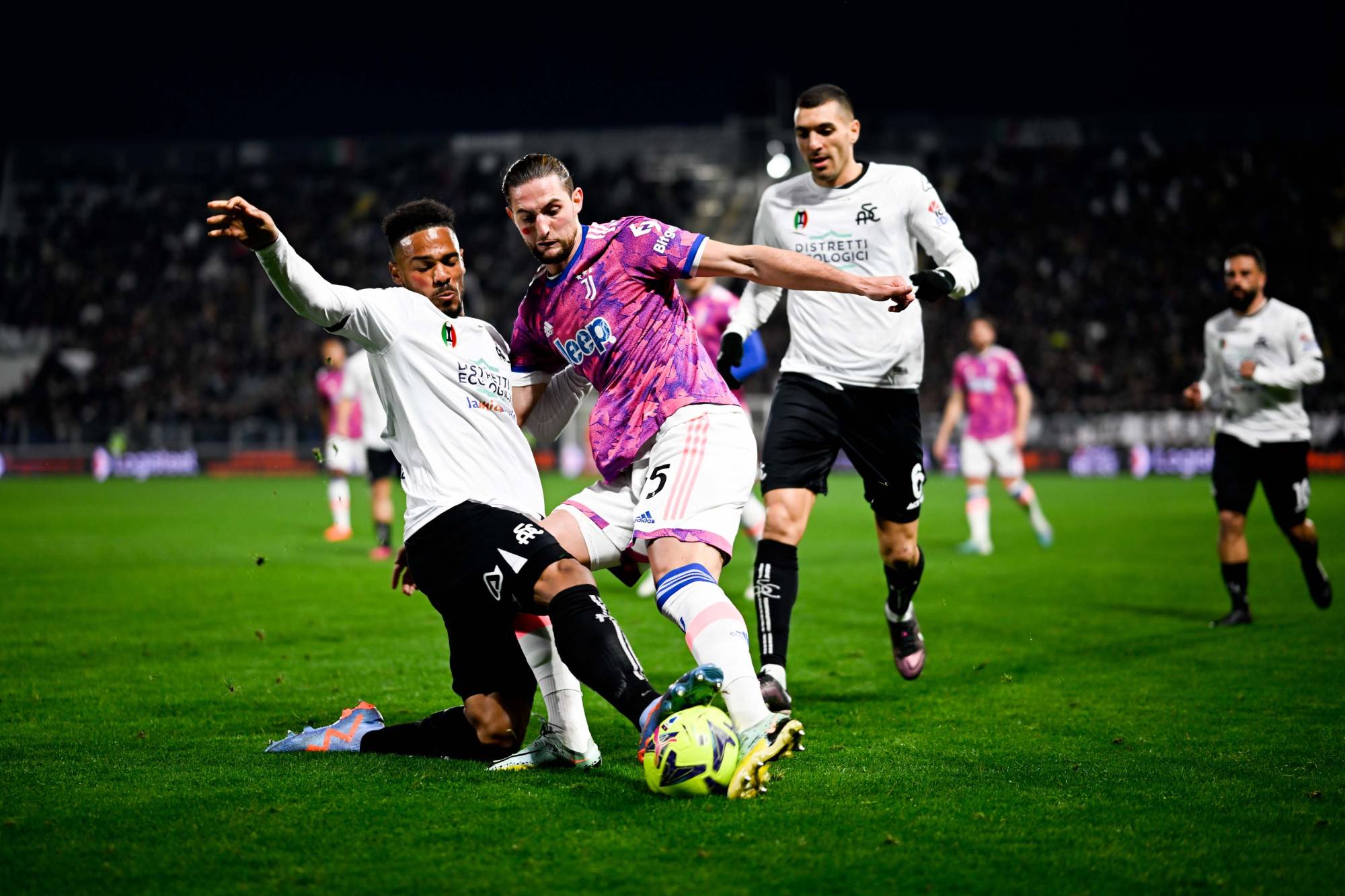 Football Lebanon - ميلان وإنتر ويفونتوس بخطى ثابتة... ودعسة ناقصة لأتالانتا