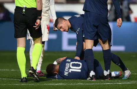 Football Lebanon - إصابة قوية لنيمار