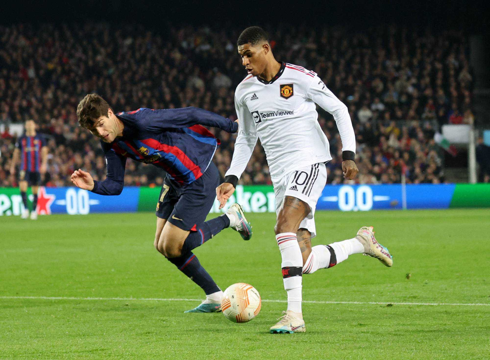 Football Lebanon - قمة حاسمة لبرشلونة في مانشستر