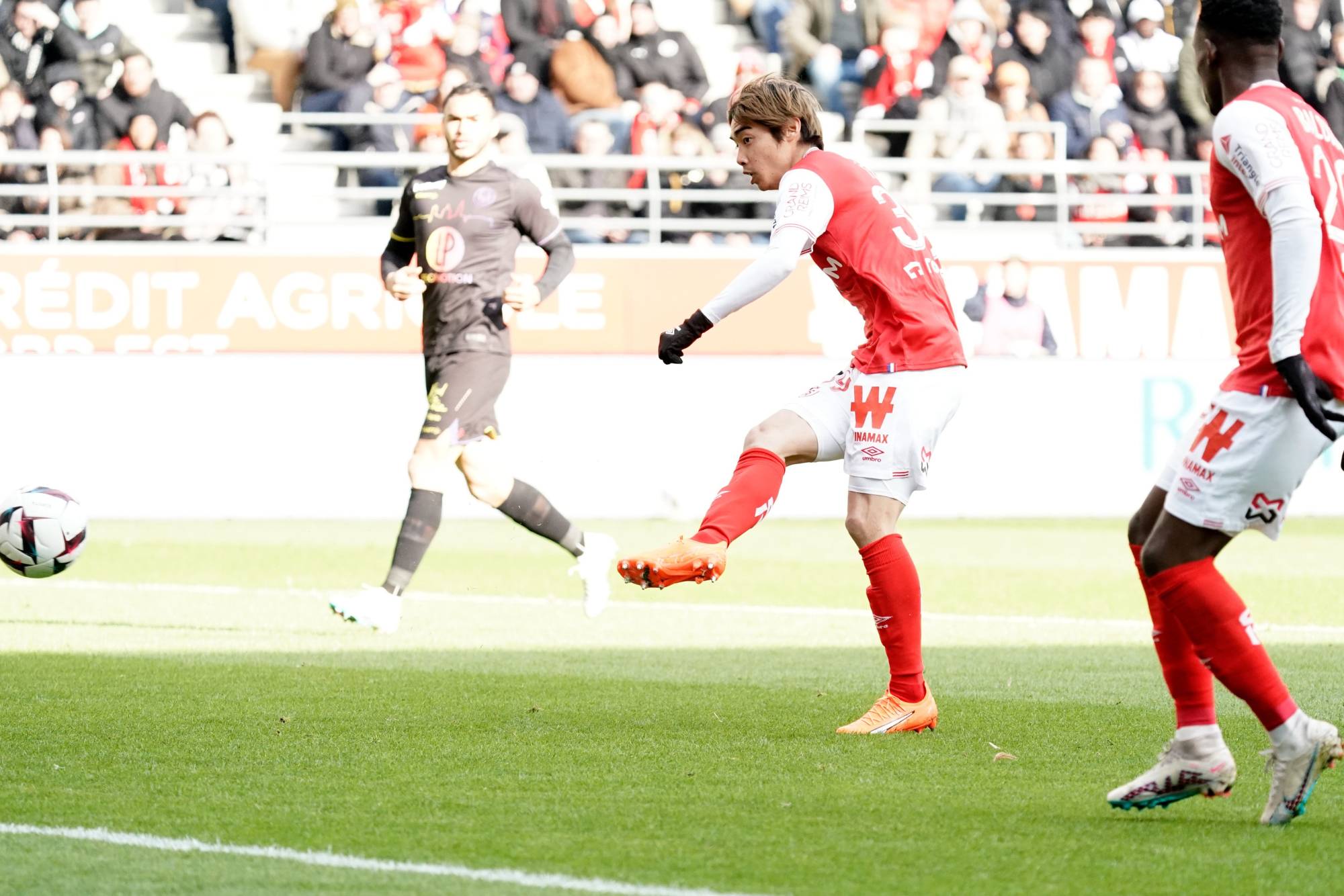 Football Lebanon - ليون وأجاكسيو يتقدّمان... وتعثر لنس