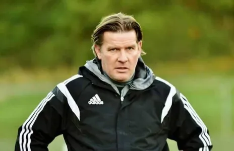 Football Lebanon - الهولنديان فان شايك ولاندبورغ يصلان بيروت غدا