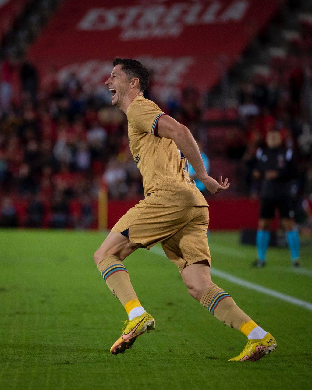 Football Lebanon - إصابة ليفاندوفسكي قبل الكلاسيكو