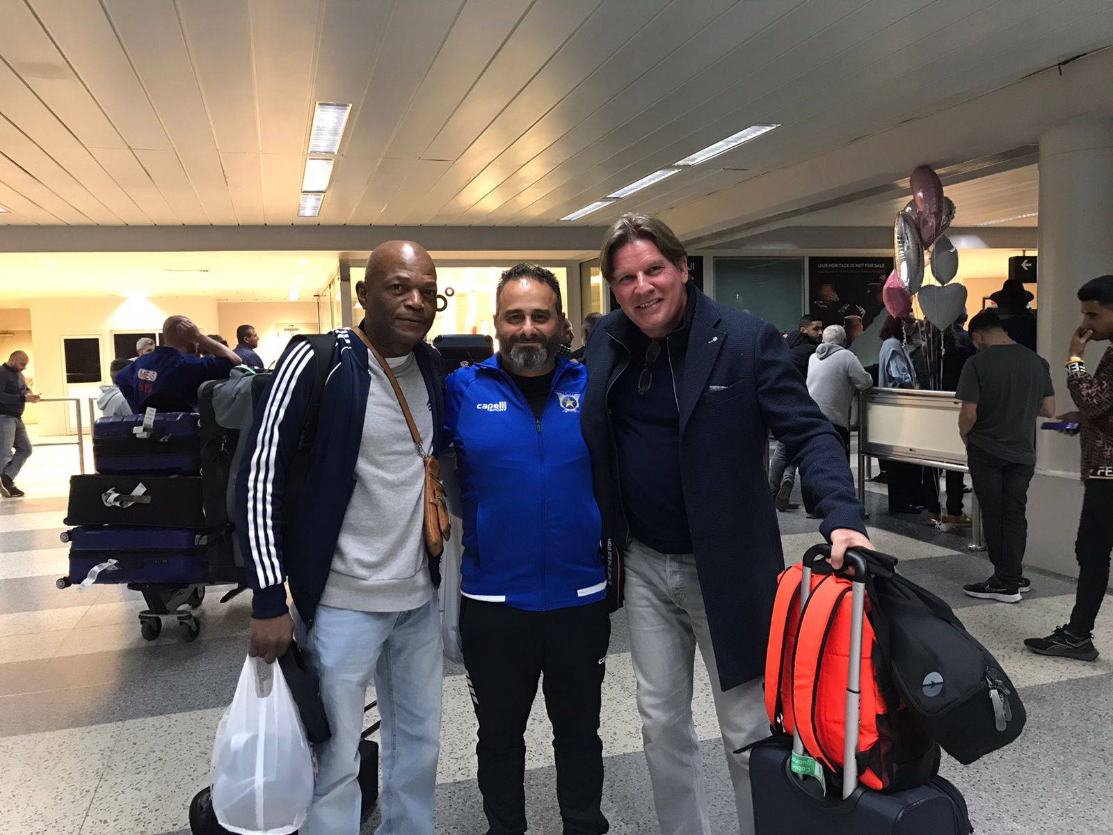 Football Lebanon - فان شايك ولاندبورغ يصلان إلى لبنان