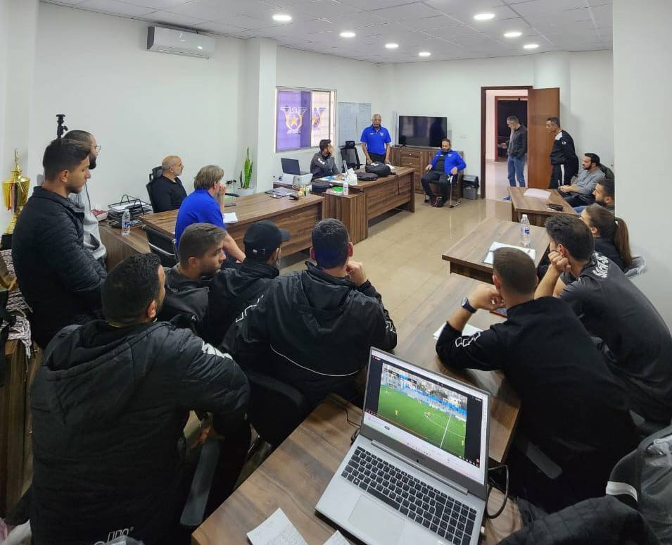 Football Lebanon - بيطار يلتقي فان شايك ولاندبورغ في ملعب الصفاء..