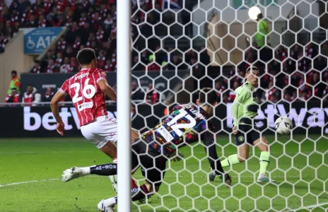 Football Lebanon - مانشستر سيتي إلى ربع نهائي الكأس... وإقصاء ليستر