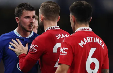 Football Lebanon - تأخير بيع مانشستر يونايتد