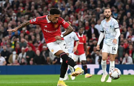 Football Lebanon - ليفربول للثأر من مانشستر يونايتد... وأرسنال يترقب تعثر سيتي